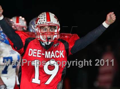 Thumbnail 2 in Deer Creek-Mackinaw vs. Clifton Central (IHSA Class 2A Quarterfinal) photogallery.