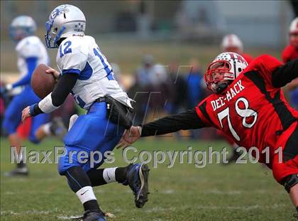 Thumbnail 2 in Deer Creek-Mackinaw vs. Clifton Central (IHSA Class 2A Quarterfinal) photogallery.