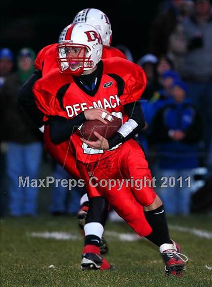 Thumbnail 3 in Deer Creek-Mackinaw vs. Clifton Central (IHSA Class 2A Quarterfinal) photogallery.