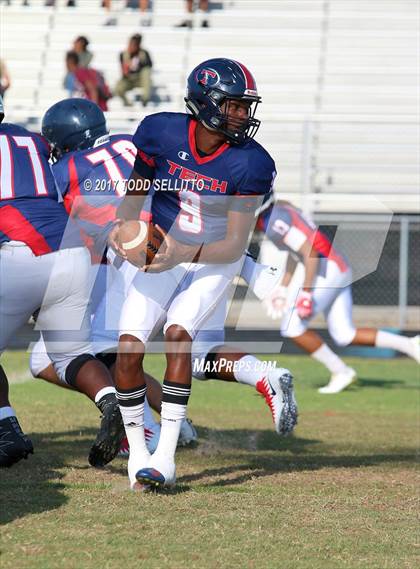 Thumbnail 2 in Strawberry Crest vs. Tampa Bay Tech (Spring Jamboree) photogallery.