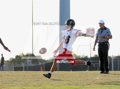 Thumbnail 3 in Strawberry Crest vs. Tampa Bay Tech (Spring Jamboree) photogallery.
