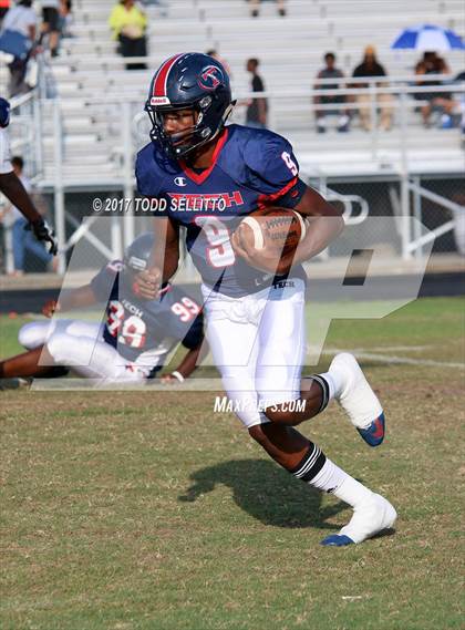 Thumbnail 3 in Strawberry Crest vs. Tampa Bay Tech (Spring Jamboree) photogallery.