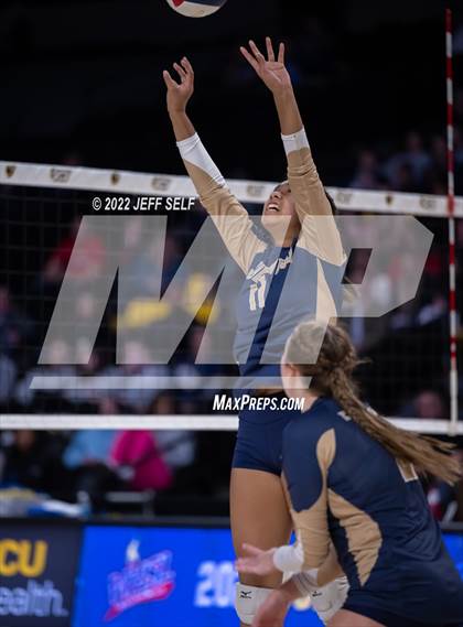 Thumbnail 3 in Grafton @ James Wood (VHSL Class 4 Final) photogallery.