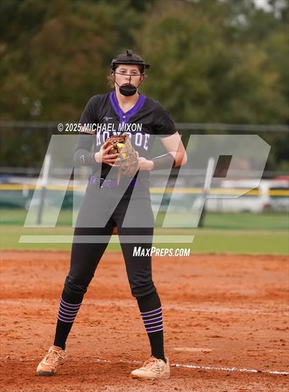 Thumbnail 2 in Monroe Area vs. West Laurens photogallery.