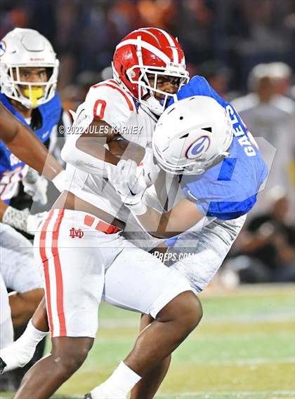 Thumbnail 2 in Mater Dei @ Bishop Gorman photogallery.