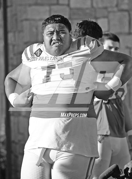 Thumbnail 1 in Mater Dei @ Bishop Gorman photogallery.