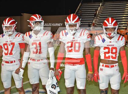 Thumbnail 3 in Mater Dei @ Bishop Gorman photogallery.