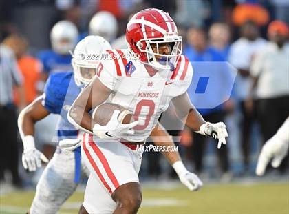 Thumbnail 3 in Mater Dei @ Bishop Gorman photogallery.
