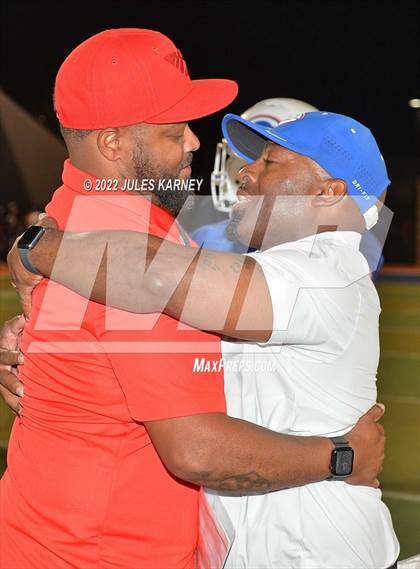 Thumbnail 2 in Mater Dei @ Bishop Gorman photogallery.