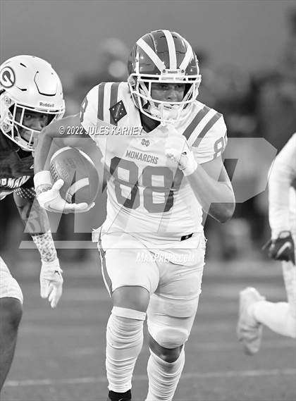 Thumbnail 2 in Mater Dei @ Bishop Gorman photogallery.