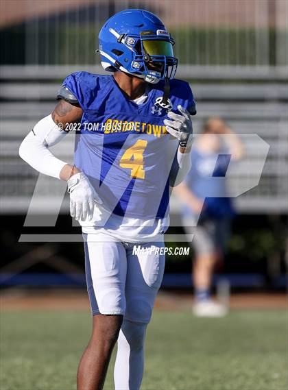 Thumbnail 2 in Bishop Amat vs Rancho Cucamonga (Scrimmage) photogallery.