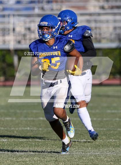 Thumbnail 1 in Bishop Amat vs Rancho Cucamonga (Scrimmage) photogallery.