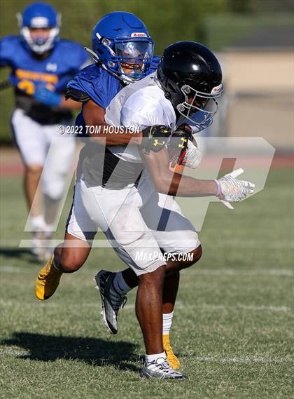 Thumbnail 1 in Bishop Amat vs Rancho Cucamonga (Scrimmage) photogallery.