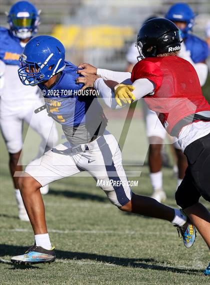 Thumbnail 3 in Bishop Amat vs Rancho Cucamonga (Scrimmage) photogallery.