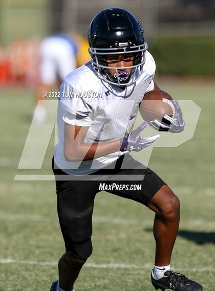 Thumbnail 3 in Bishop Amat vs Rancho Cucamonga (Scrimmage) photogallery.