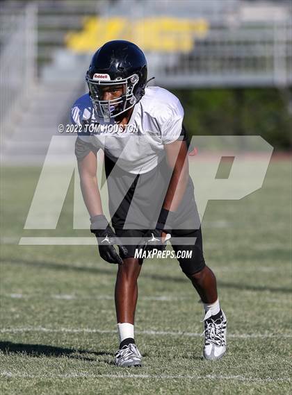Thumbnail 1 in Bishop Amat vs Rancho Cucamonga (Scrimmage) photogallery.