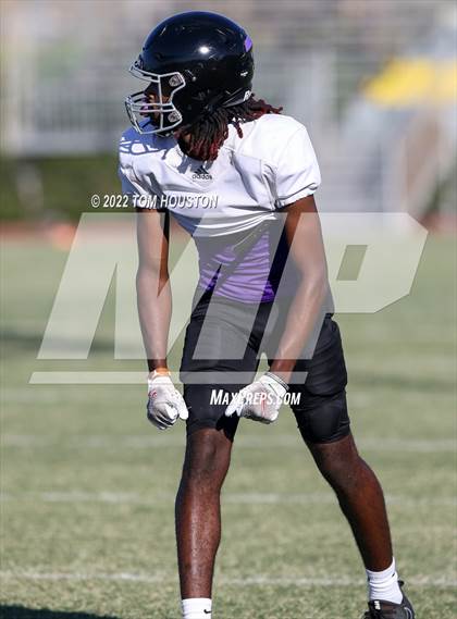 Thumbnail 2 in Bishop Amat vs Rancho Cucamonga (Scrimmage) photogallery.