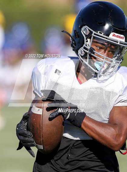Thumbnail 1 in Bishop Amat vs Rancho Cucamonga (Scrimmage) photogallery.