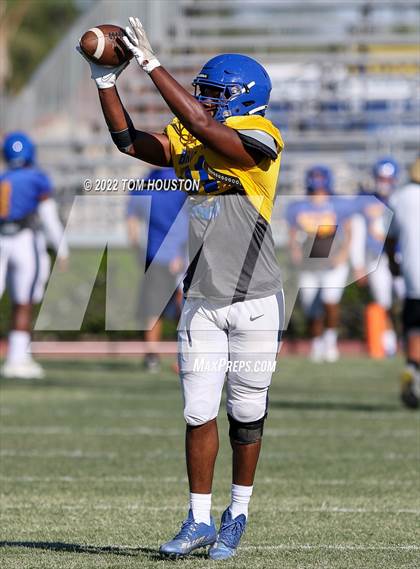 Thumbnail 2 in Bishop Amat vs Rancho Cucamonga (Scrimmage) photogallery.