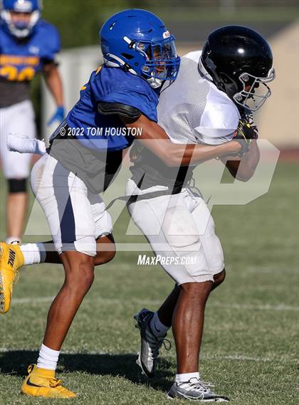 Thumbnail 2 in Bishop Amat vs Rancho Cucamonga (Scrimmage) photogallery.