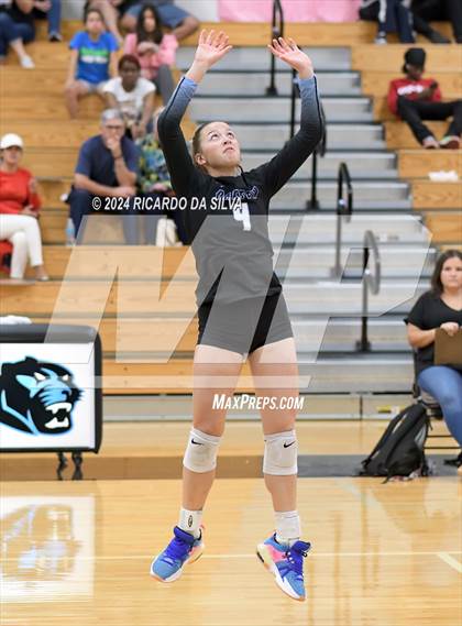 Thumbnail 2 in Paetow vs Katy photogallery.
