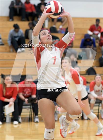 Thumbnail 3 in Paetow vs Katy photogallery.