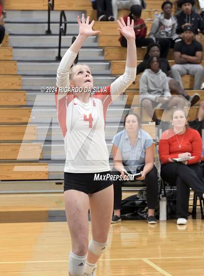 Thumbnail 3 in Paetow vs Katy photogallery.