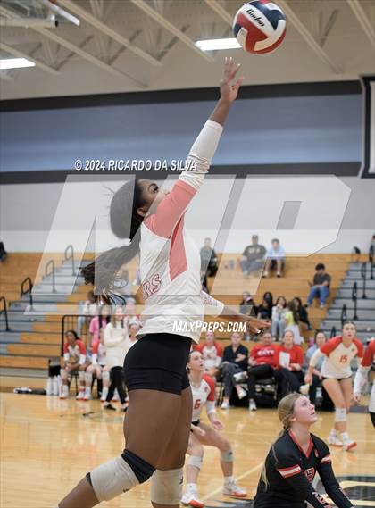 Thumbnail 3 in Paetow vs Katy photogallery.
