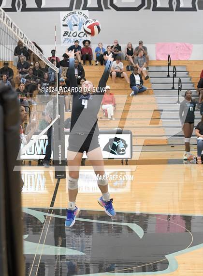 Thumbnail 3 in Paetow vs Katy photogallery.
