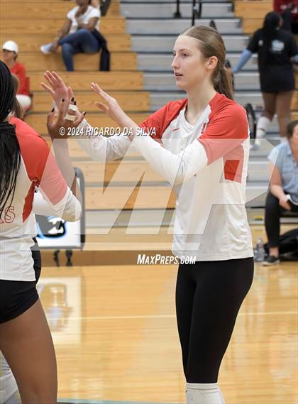 Thumbnail 3 in Paetow vs Katy photogallery.