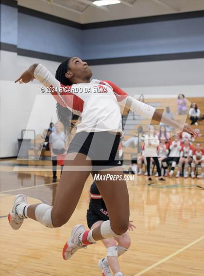 Thumbnail 3 in Paetow vs Katy photogallery.