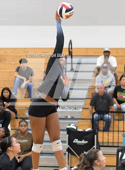 Thumbnail 1 in Paetow vs Katy photogallery.