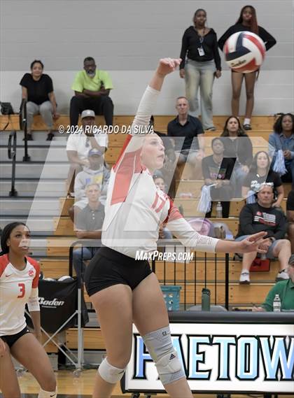 Thumbnail 3 in Paetow vs Katy photogallery.
