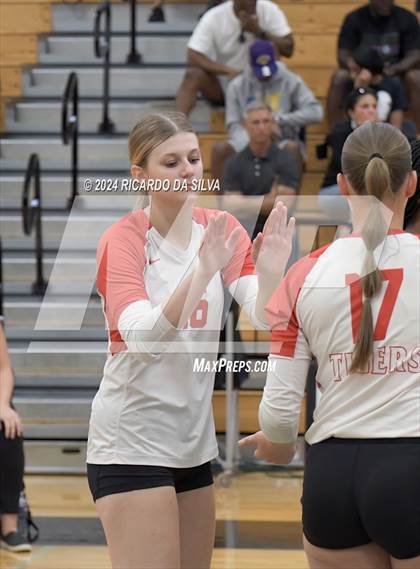 Thumbnail 1 in Paetow vs Katy photogallery.