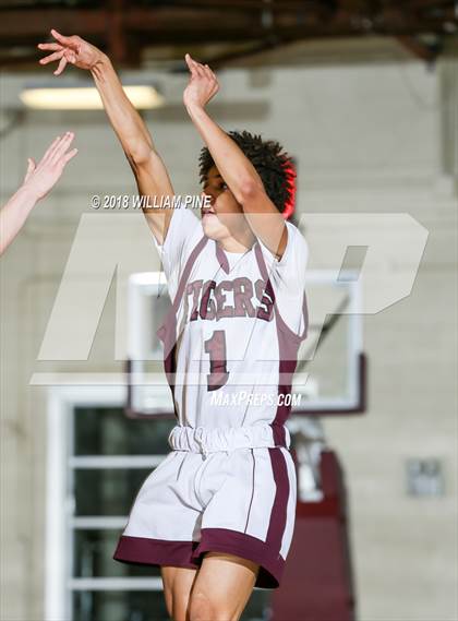 Thumbnail 2 in Troy vs Kingston photogallery.
