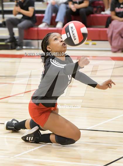 Thumbnail 1 in Palos Verdes @ Lakewood (CIF SS Division 1 Playoff) photogallery.