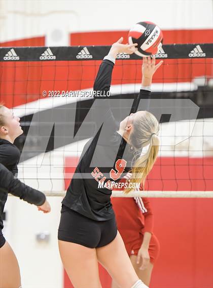 Thumbnail 1 in Palos Verdes @ Lakewood (CIF SS Division 1 Playoff) photogallery.