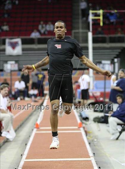 Thumbnail 3 in Run For The Dream California Indoor Invitational (Boys Field Events) photogallery.