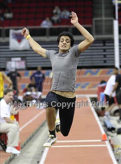 Thumbnail 2 in Run For The Dream California Indoor Invitational (Boys Field Events) photogallery.