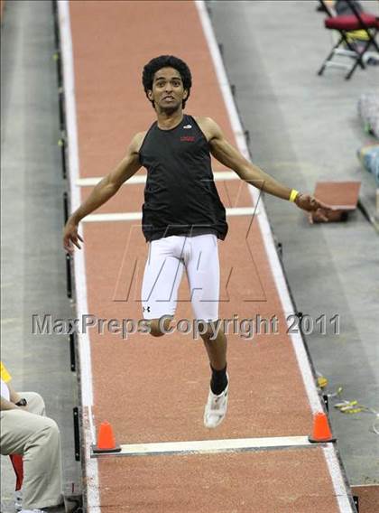Thumbnail 2 in Run For The Dream California Indoor Invitational (Boys Field Events) photogallery.