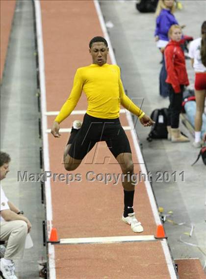 Thumbnail 3 in Run For The Dream California Indoor Invitational (Boys Field Events) photogallery.