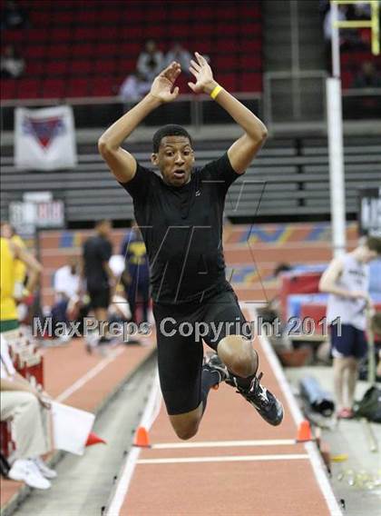 Thumbnail 2 in Run For The Dream California Indoor Invitational (Boys Field Events) photogallery.