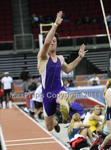 Thumbnail 3 in Run For The Dream California Indoor Invitational (Boys Field Events) photogallery.