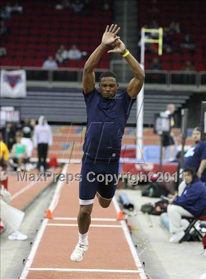 Thumbnail 3 in Run For The Dream California Indoor Invitational (Boys Field Events) photogallery.
