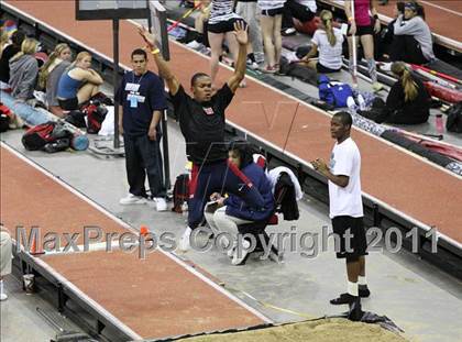 Thumbnail 2 in Run For The Dream California Indoor Invitational (Boys Field Events) photogallery.