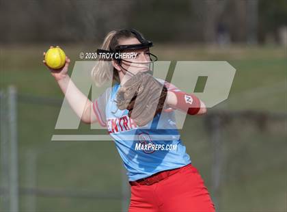 Thumbnail 2 in Central @ Weddington photogallery.
