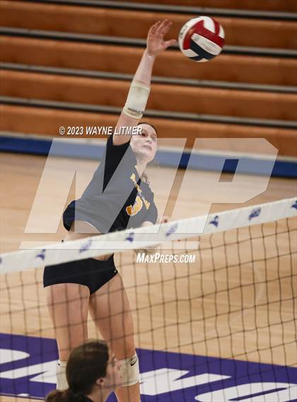 Thumbnail 2 in Notre Dame Academy vs Campbell Co. photogallery.