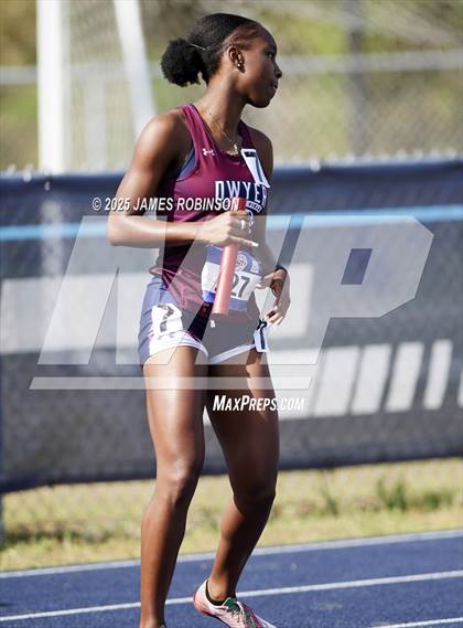 Thumbnail 1 in Bob Hayes Invitational (4x100m) photogallery.