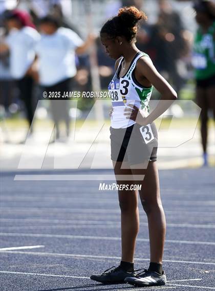 Thumbnail 2 in Bob Hayes Invitational (4x100m) photogallery.