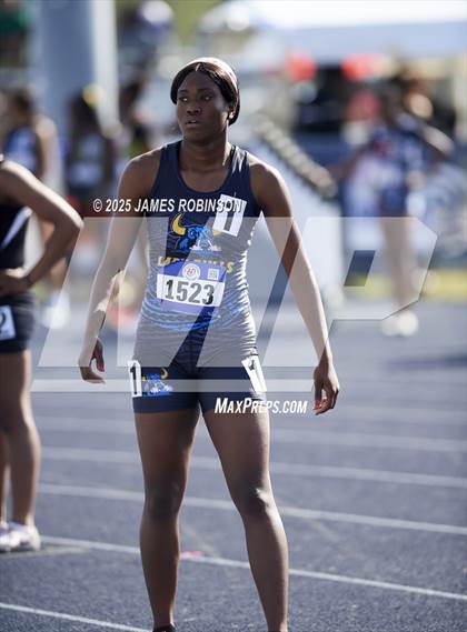 Thumbnail 3 in Bob Hayes Invitational (4x100m) photogallery.
